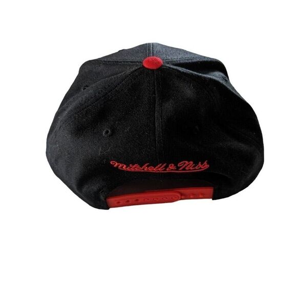 Mitchell & Ness Chicago Blackhawks Hat Adjustable OSFM - Picture 3 of 4